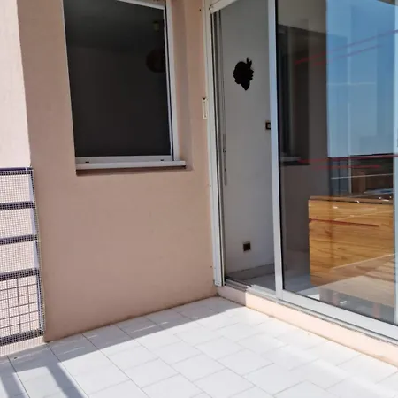 Apartment T2 Sea View In *