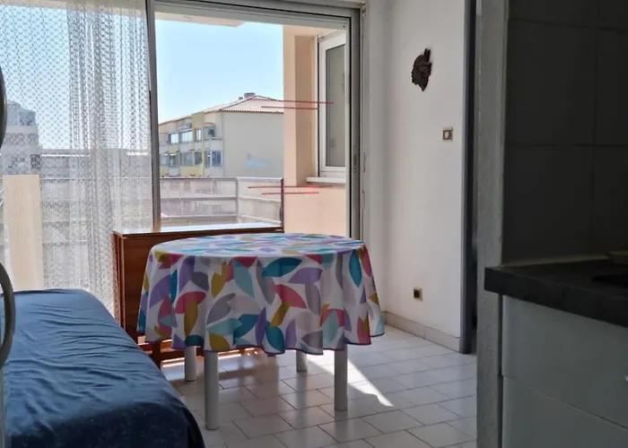 T2 Sea View In * フロンティニャン